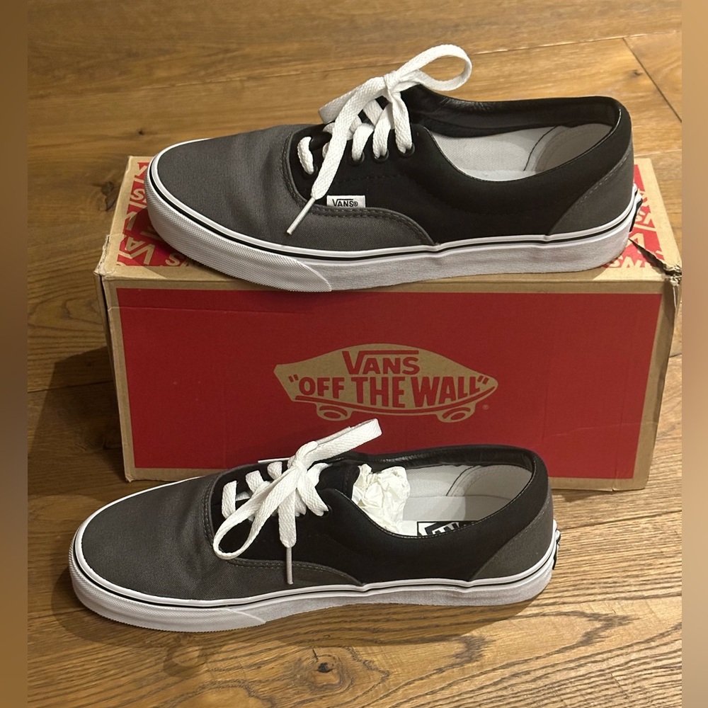 Vans Men's Two-Tone Black and Gray Sneakers